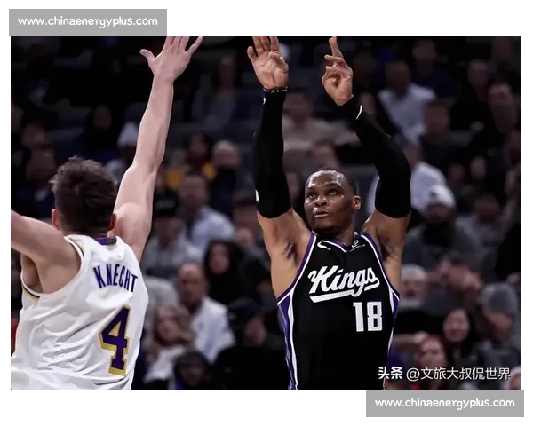 里夫斯 51+11+9 创生涯新高 湖人擒国王获两连胜